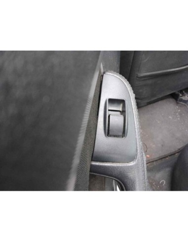 MANDO ELEVALUNAS TRASERO IZQUIERDO TOYOTA AVENSIS BERLINA (T25) - 174459