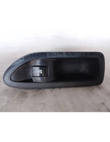 MANDO ELEVALUNAS TRASERO IZQUIERDO RENAULT CLIO II FASE I (B/CB0) - 104132