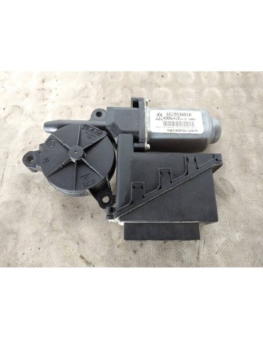 MOTOR ELEVALUNAS DELANTERO DERECHO VOLKSWAGEN POLO IV (9N1) - 114322