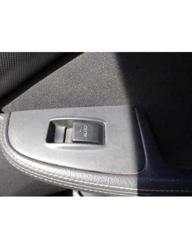 MANDO ELEVALUNAS DELANTERO DERECHO TOYOTA AVENSIS BERLINA (T25) - 200367